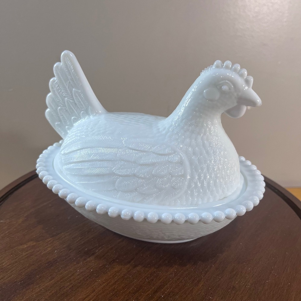 Vtg Indiana Milk Glass Hen on Nest Trinket Dish Beaded Rim Farmhouse Decor